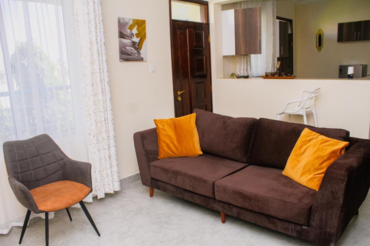 Twin Palms Apartments, Bamburi, Mombasa Exterior photo