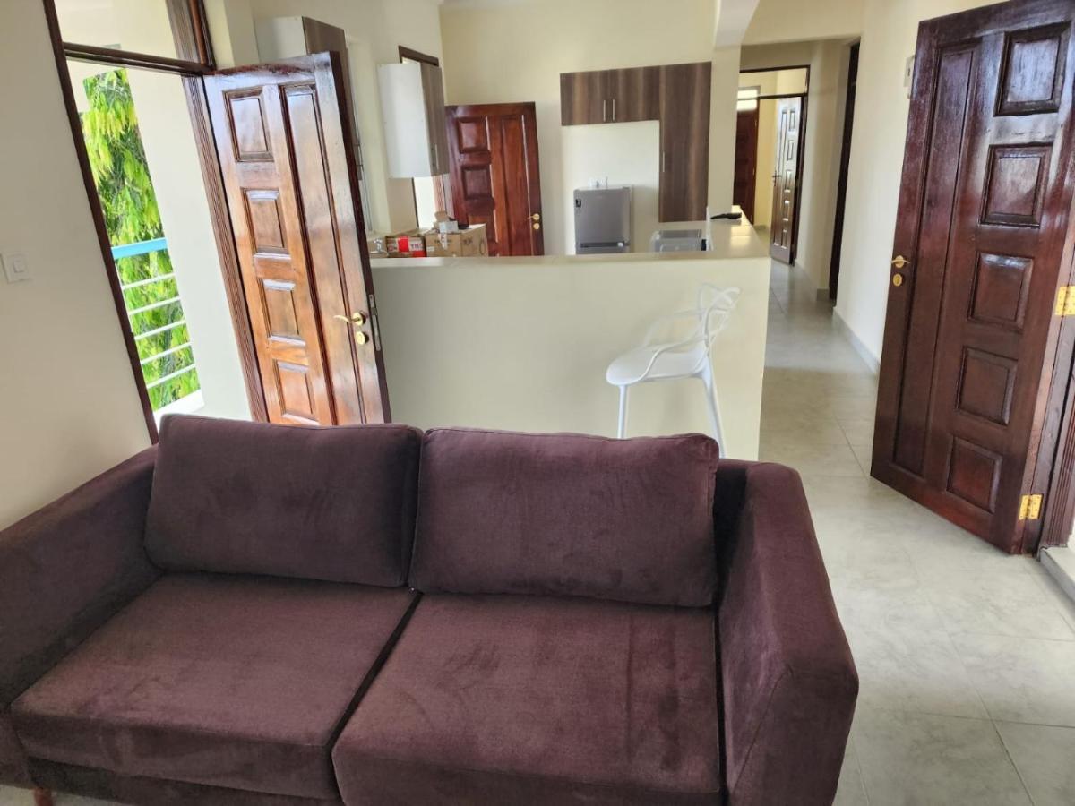 Twin Palms Apartments, Bamburi, Mombasa Exterior photo