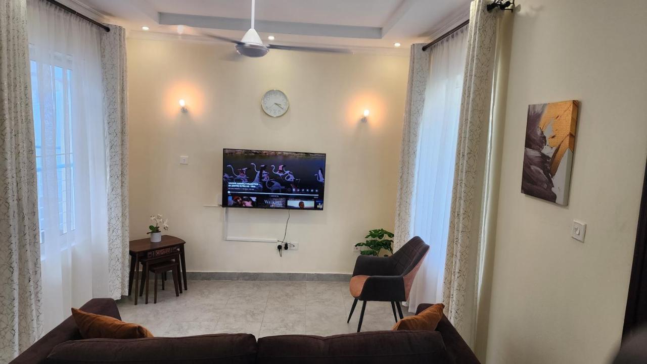 Twin Palms Apartments, Bamburi, Mombasa Exterior photo