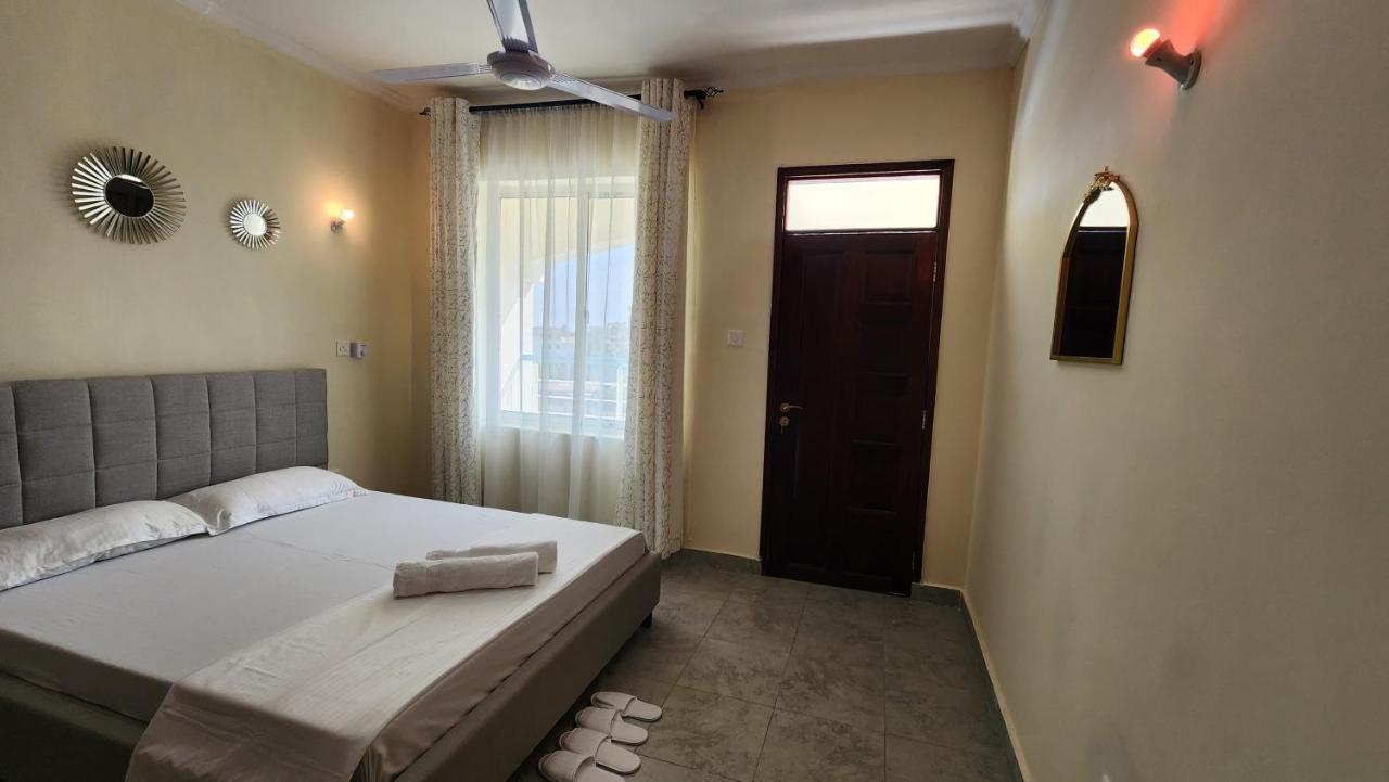 Twin Palms Apartments, Bamburi, Mombasa Exterior photo