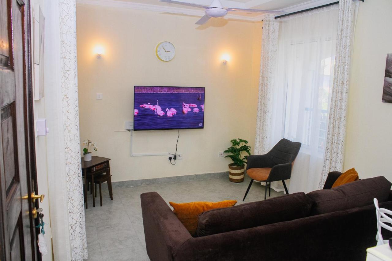 Twin Palms Apartments, Bamburi, Mombasa Exterior photo