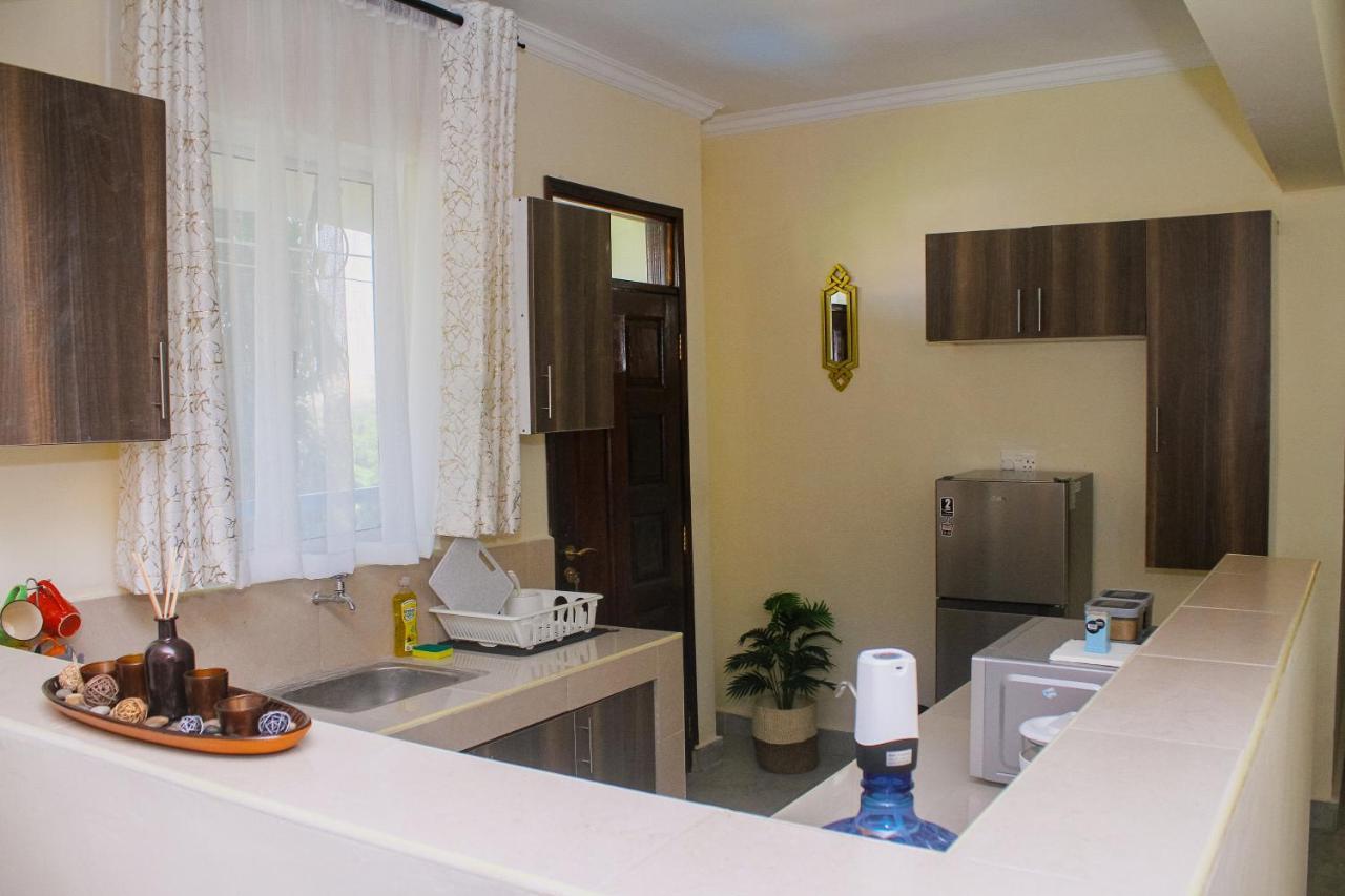 Twin Palms Apartments, Bamburi, Mombasa Exterior photo